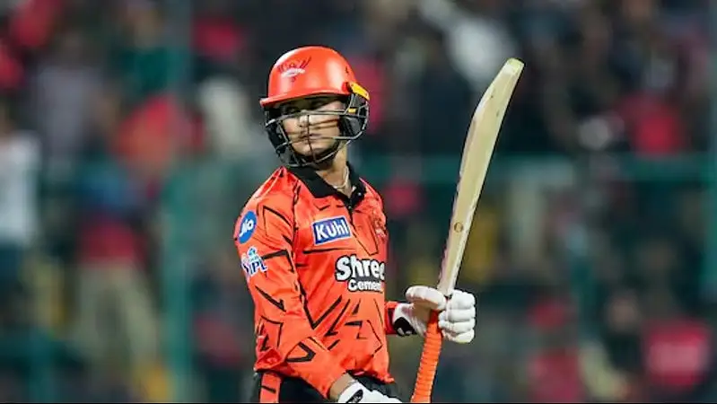Why Abhishek Sharma’s 135 off 68 Against DC Proves He’s Becoming SRH’s IPL 2026 Anchor (SEO image)