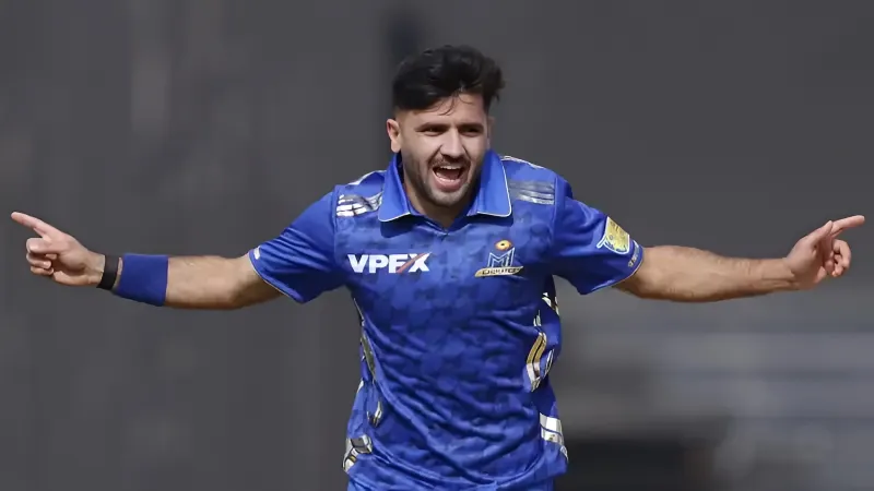 Why Did MI Emirates Pay a Record Auction Price for Fazalhaq Farooqi in ILT20 Season 5? (SEO image)